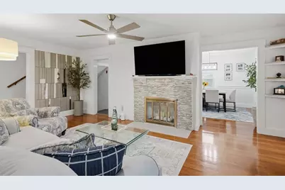101 Pleasant St, Tewksbury, MA 01876 - Photo 9