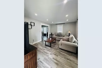 318-320 Goodwin St, Springfield, MA 01151 - Photo 3