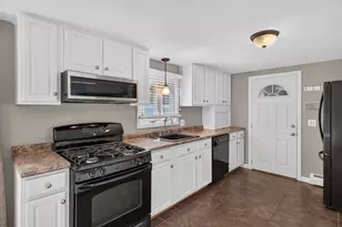 165 Swansom Rd, Swansea, MA 02777 - Photo 13
