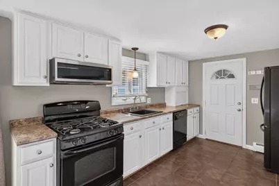 165 Swansom Rd, Swansea, MA 02777 - Photo 13
