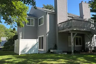 5 Autumn Ln, Amherst, MA 01002 - Photo 1
