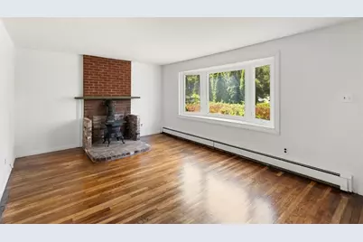 59 Holly St, Gloucester, MA 01930 - Photo 11