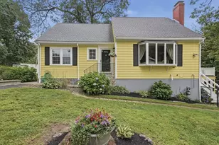 21 Oakwood Ave, Saugus, MA 01906 - Photo 1