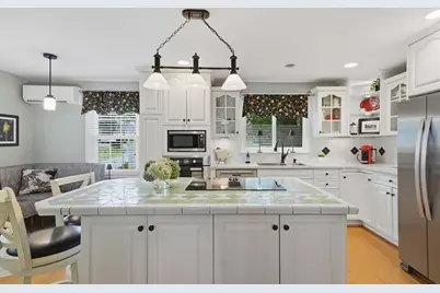 21 Oakwood Ave, Saugus, MA 01906 - Photo 3