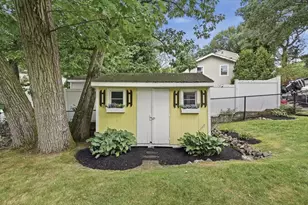 21 Oakwood Ave, Saugus, MA 01906 - Photo 39