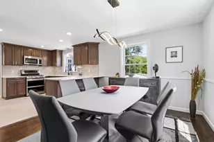27 Maple St, Carlisle, MA 01741 - Photo 9