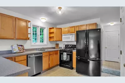 117 Bradley Ave, Haverhill, MA 01832 - Photo 11