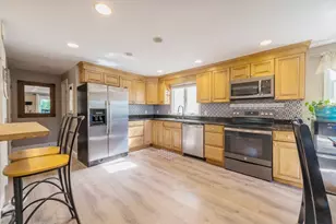 19 Hillside Dr, Plymouth, MA 02360 - Photo 3