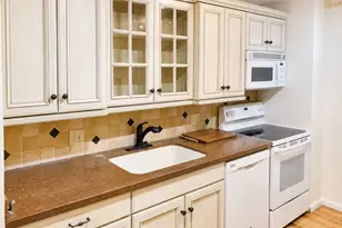 40 Village Rd, Middleton, MA 01949 - Photo 3