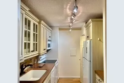 40 Village Rd #108A, Middleton, MA 01949 - Photo 9
