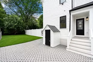 220 Sycamore St, Watertown, MA 02472 - Photo 29