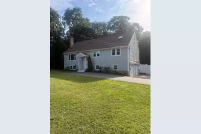 40 Poquanticut Ave, Easton, MA 02334 - Photo 1
