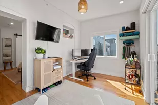 284 Sumner St, Boston, MA 02128 - Photo 21