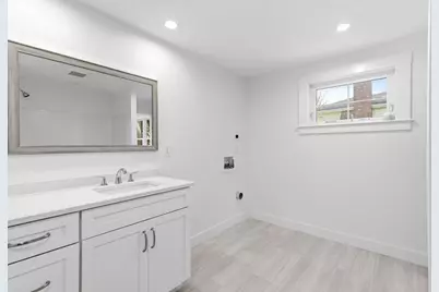 146A W Division St, Braintree, MA 02184 - Photo 15