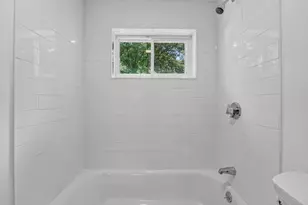 201 Bishop Dr, Framingham, MA 01702 - Photo 15