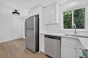 201 Bishop Dr, Framingham, MA 01702 - Photo 11