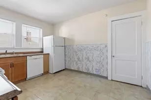 8 Mapleton St, Boston, MA 02135 - Photo 9