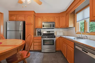 19 Bellflower Rd, Billerica, MA 01821 - Photo 11