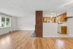 19 Champlain Dr, Hudson, MA 01749 - Photo 9