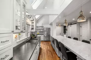 26 Summit Pl, Newburyport, MA 01950 - Photo 5