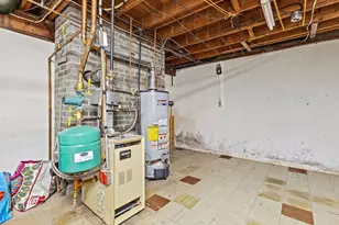 76 Forest St, Lowell, MA 01851 - Photo 19