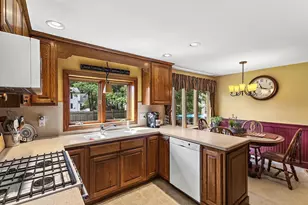 76 Forest St, Lowell, MA 01851 - Photo 15