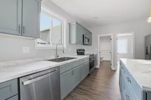 38 Wesleyan St, Shrewsbury, MA 01545 - Photo 3