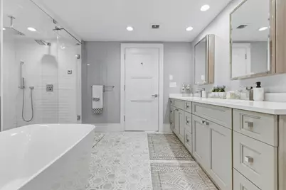 377 W 1st St #5, Boston, MA 02127 - Photo 17