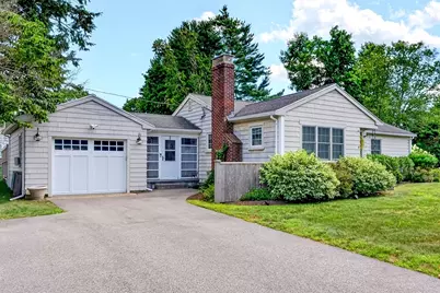 6 Winthrop Dr, Attleboro, MA 02703 - Photo 1