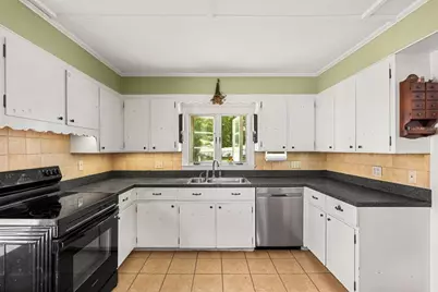 24 Vernon St, Haverhill, MA 01835 - Photo 13
