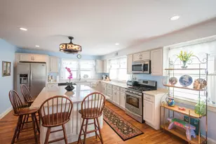92 Marion Rd Upper Unit, Scituate, MA 02066 - Photo 9