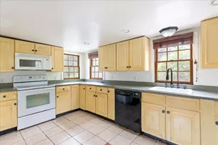 218 Sandwich St, Plymouth, MA 02360 - Photo 15