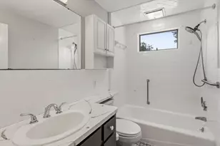 452 Quarry St, Quincy, MA 02169 - Photo 13