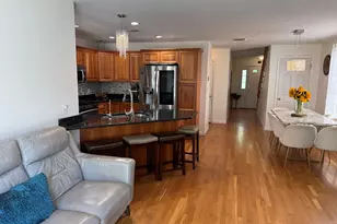 319 Farrwood Dr, Haverhill, MA 01835 - Photo 3