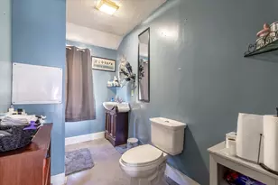 17 Rockdale St, Worcester, MA 01606 - Photo 31
