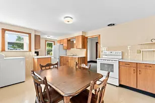 11 Newton St, Montague, MA 01349 - Photo 7