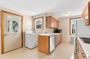 11 Newton St, Montague, MA 01349 - Photo 9
