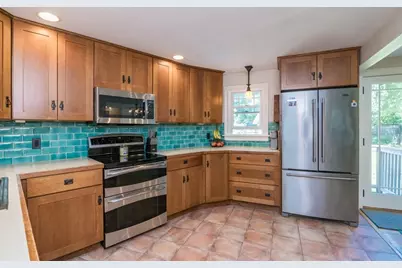 2 Lakeview Ave, Granby, MA 01033 - Photo 7