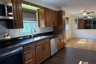585 Burncoat, Worcester, MA 01606 - Photo 3