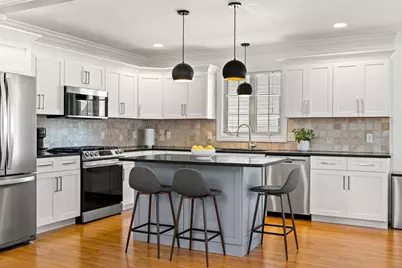 27 Hillock St, Boston, MA 02131 - Photo 7