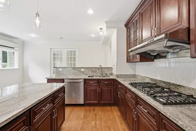 8 Wilson St, Wellesley, MA 02482 - Photo 9