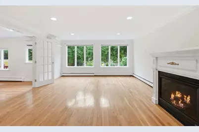 8 Wilson St, Wellesley, MA 02482 - Photo 5
