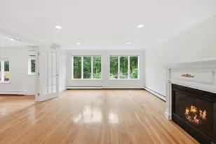 8 Wilson St, Wellesley, MA 02482 - Photo 5