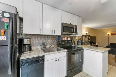 8 Carriage Hill Rd #17, Amesbury, MA 01913 - Photo 3