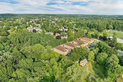 8 Carriage Hill Rd #17, Amesbury, MA 01913 - Photo 13