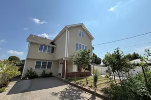 54 Pleasant St, Wareham, MA 02571 - Photo 1
