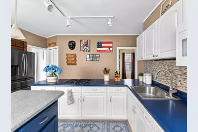 21 Salisbury St, New Bedford, MA 02744 - Photo 9