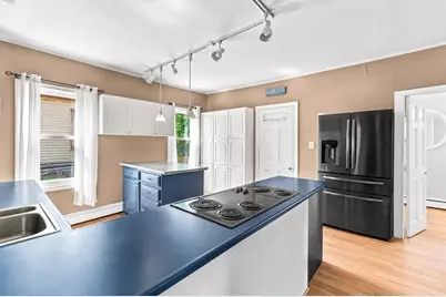 21 Salisbury St, New Bedford, MA 02744 - Photo 11