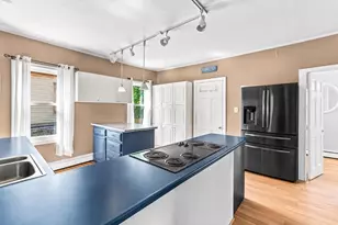 21 Salisbury St, New Bedford, MA 02744 - Photo 11