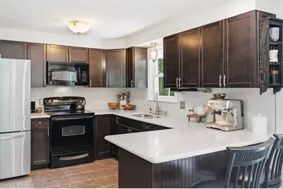 668 Summer St, Rockland, MA 02370 - Photo 9